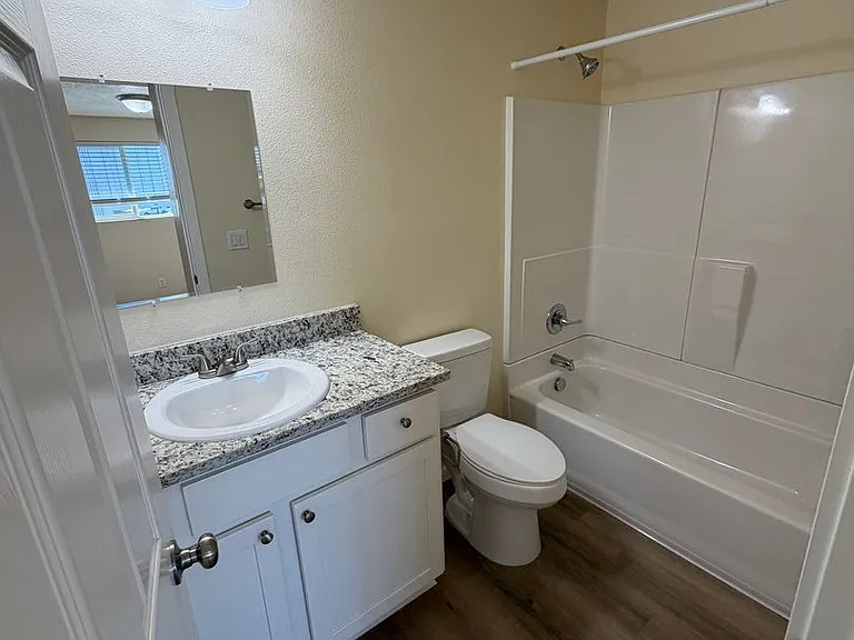 2215 Elm St SW — Photo 47