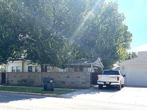4th image of 307 W Grand Ave