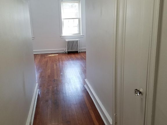 4th image of 4313 Spruce St #B01