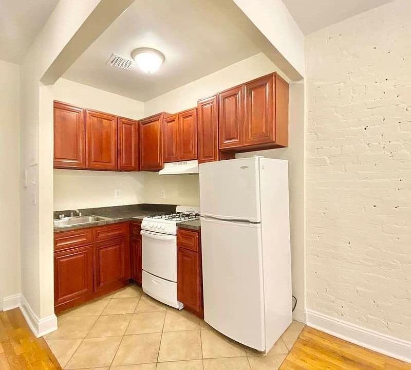 1st image of 333 E 81st St #A12