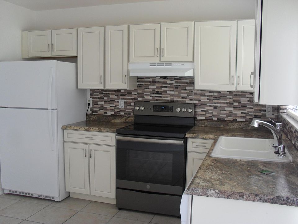 1st image of 0 SW Belmont Cir