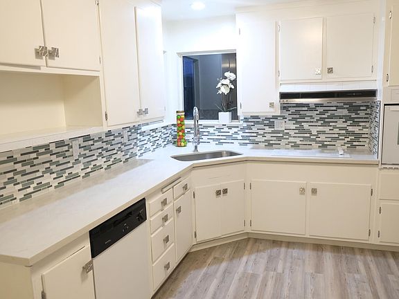 4th image of 1087 Boynton Ave