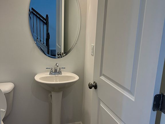 5th image of 216 Hanson Ln