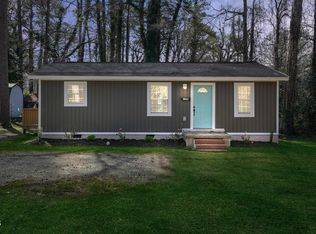 1208 Goldsboro Ave, Sanford, NC 27330