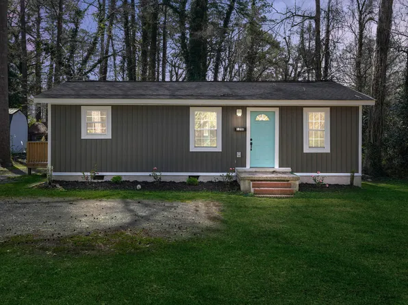 1208 Goldsboro Ave, Sanford, NC 27330