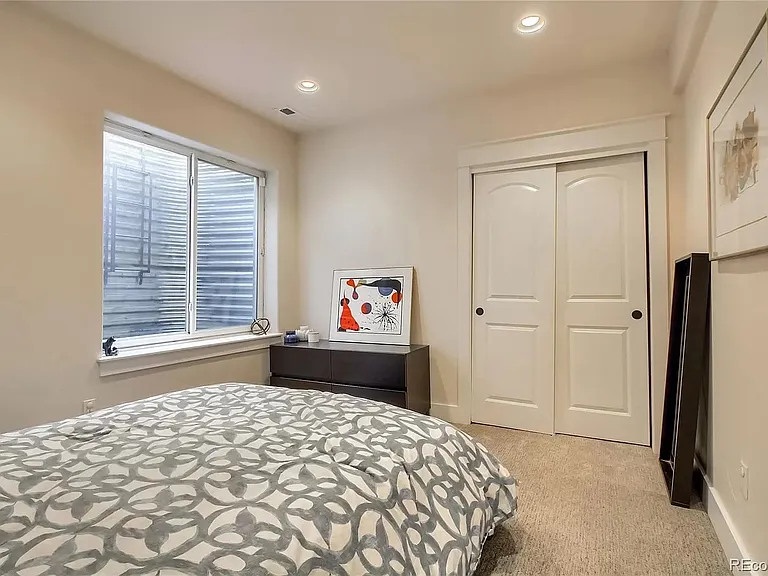 884 S Emerson St — Photo 26