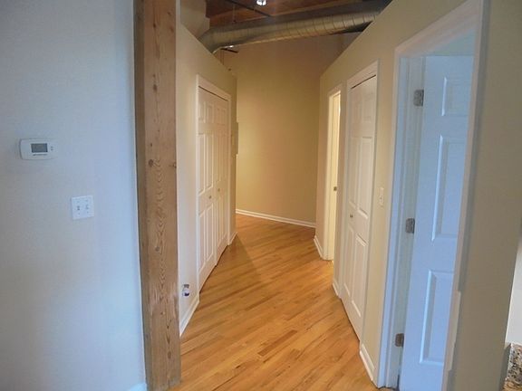4th image of 2804 N Oakley Ave #207
