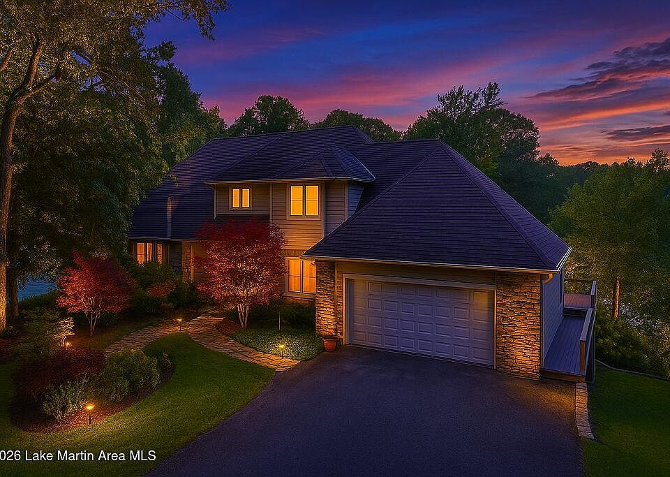 1st image of 127 Ridge Crest Dr