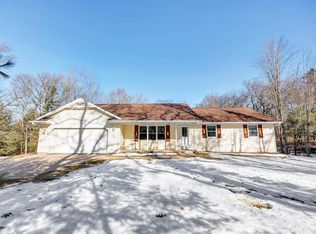 W4846 Lake Dr, Cecil, WI 54111