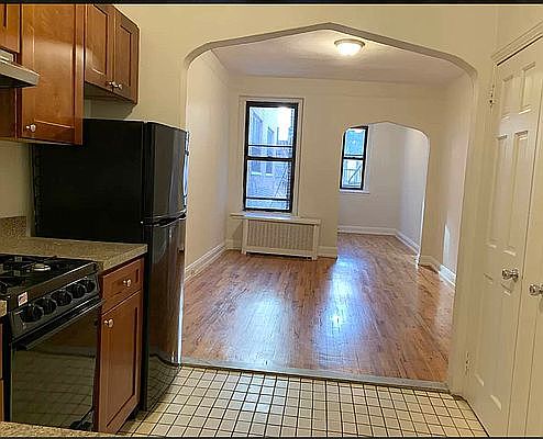 1st image of 421 E 77th St APT 4A