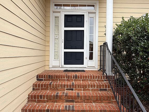 2nd image of 120 S Fields Cir