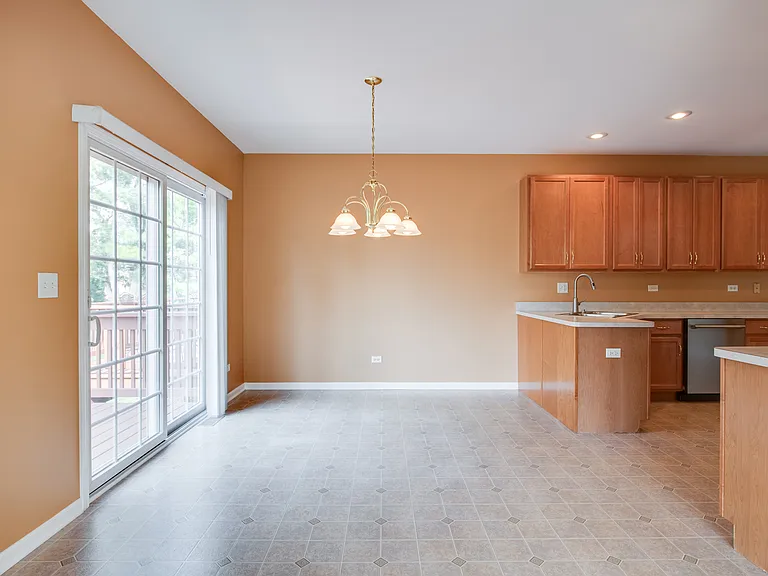 662 Chaney Ct — Photo 10