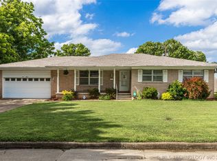 312 E 16th St, Claremore, OK 74017