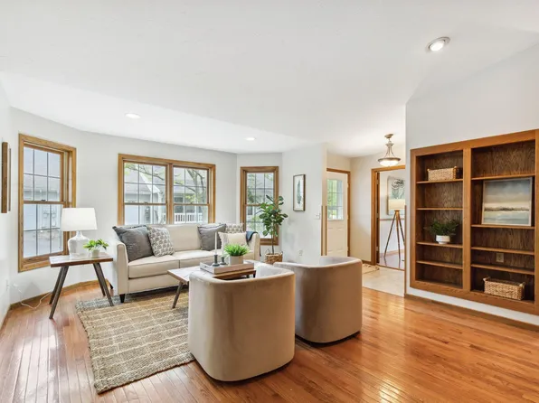 1596 Mallard Vw, Eagan, MN 55122