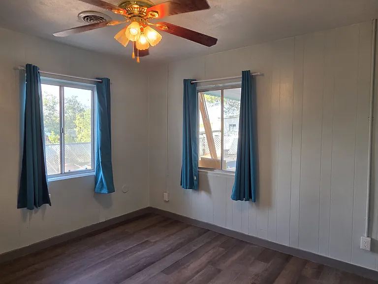 258 W Bonita St — Photo 11