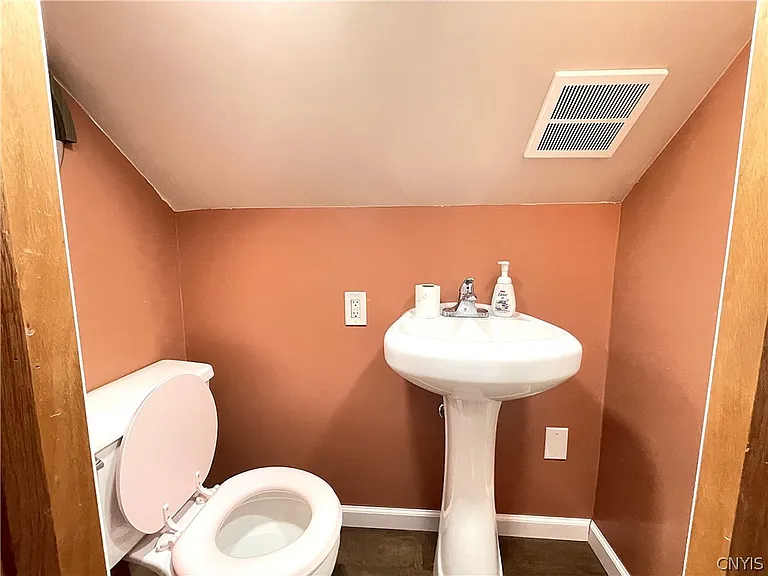 121 Wadsworth Rd — Photo 20