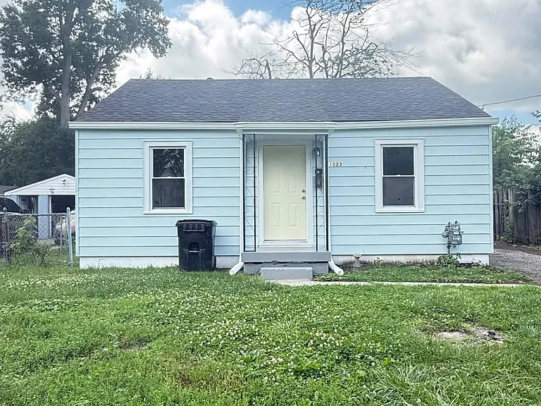 1022 Stanley Ave — Photo 2