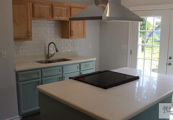 5th image of 1626 Tulane Ave