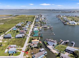 1526 103rd St, Galveston, TX 77554