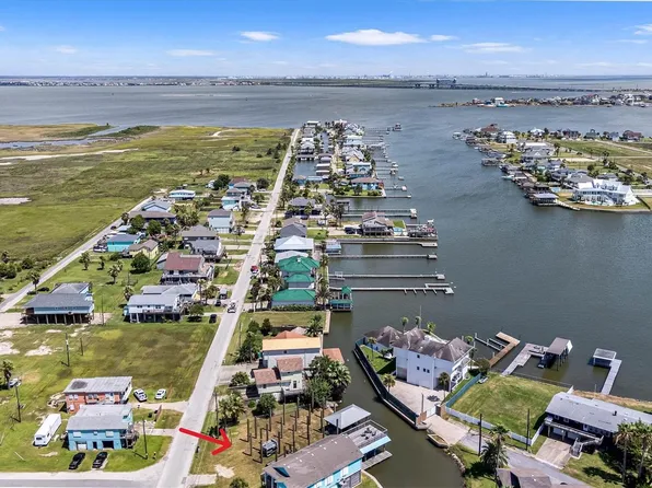 1526 103rd St, Galveston, TX 77554