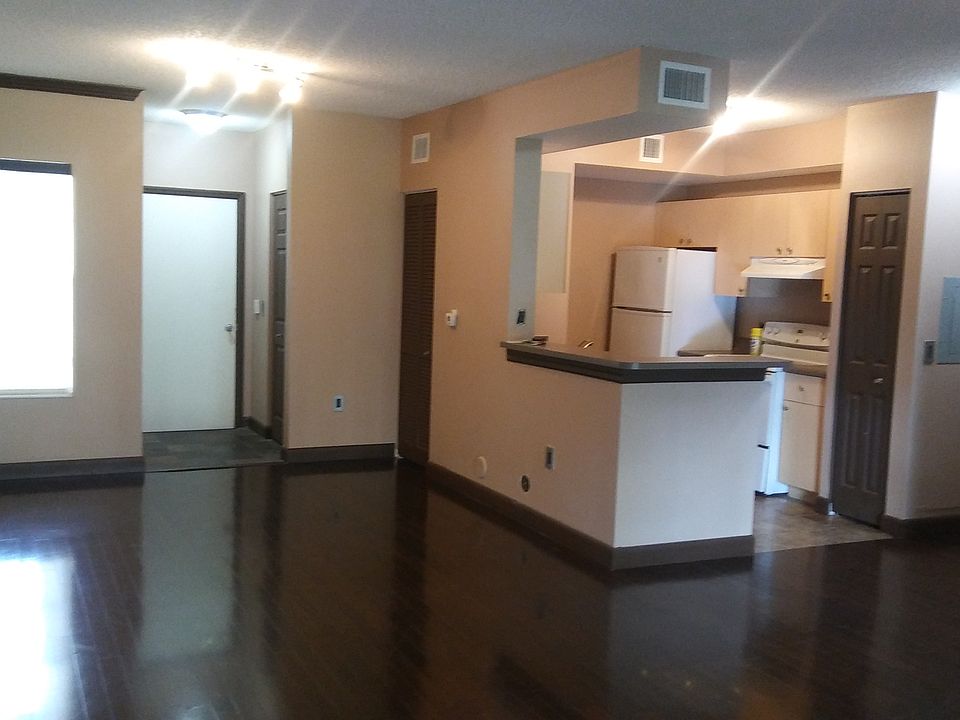 1st image of 2474 Centergate Dr APT 102