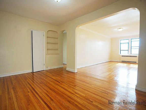 4th image of 1900 Avenue W APT 4G