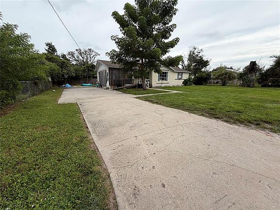 2nd image of 316 E WHIDDEN STREET
