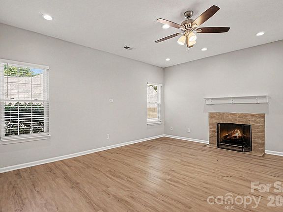 4th image of 13319 Damson Dr