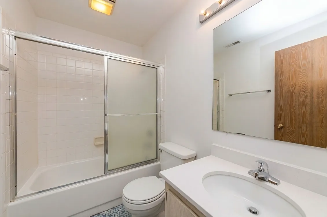 Building Photo - 631 Cross Creek Dr #C