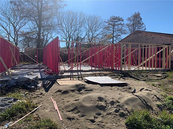 2nd image of 3841 S Deerwood Dr