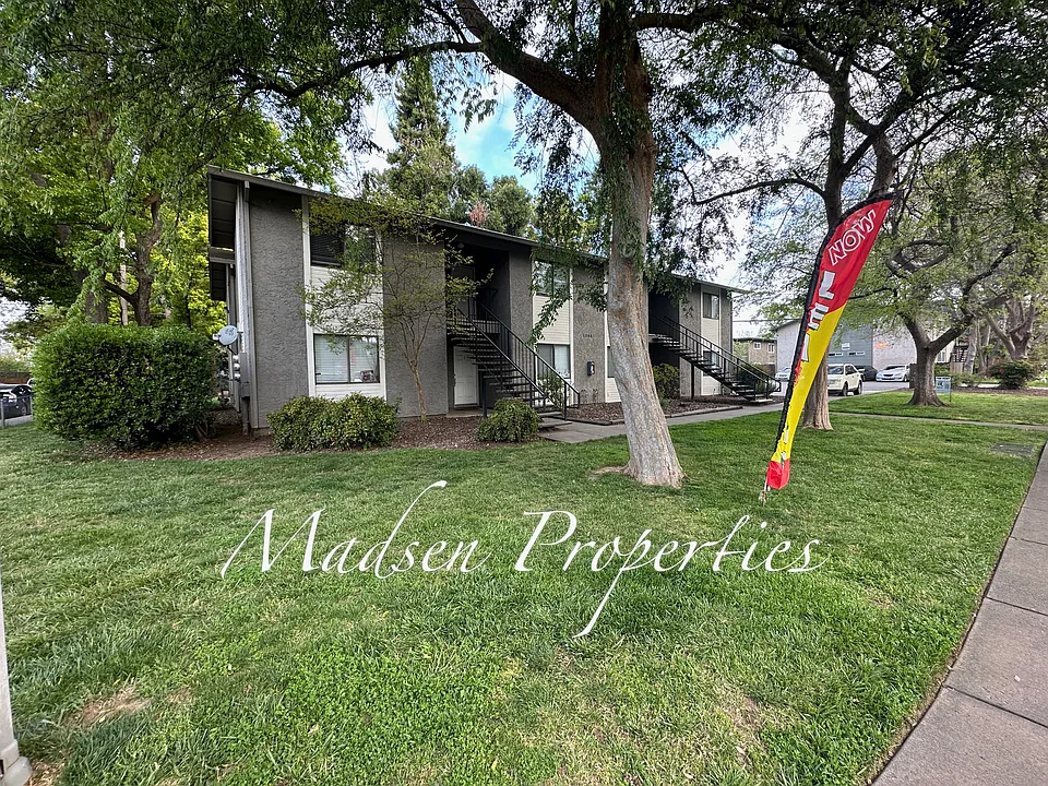 1340 W 4th St #4