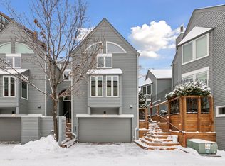 30 Greenway Gables, Minneapolis, MN 55403
