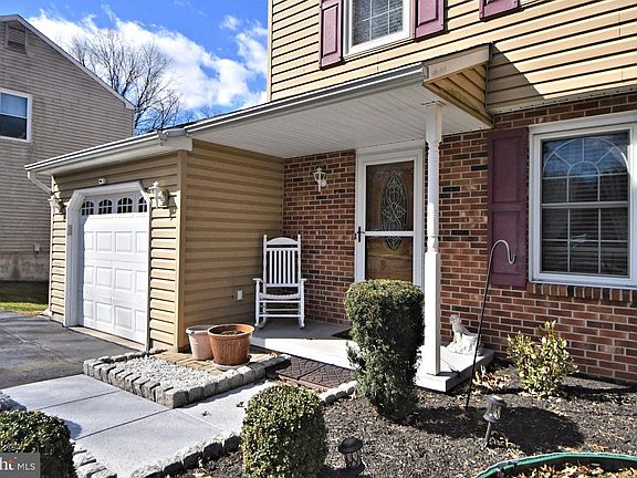 4th image of 103 Cove Cir