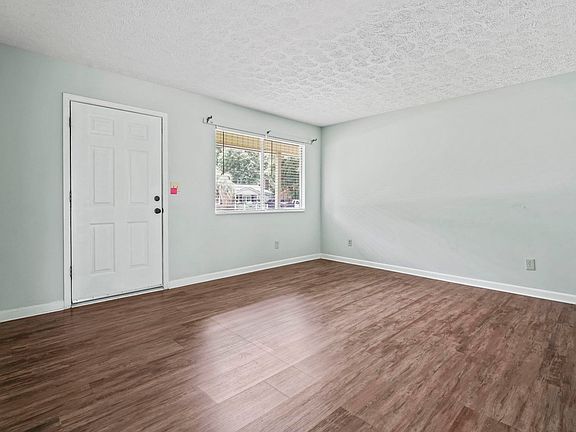 5th image of 5039 Watergate Dr.