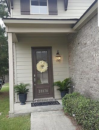 4th image of 18170 Pinehurst Dr