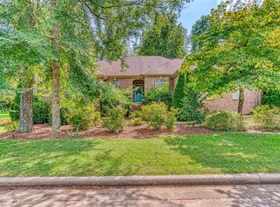 904 Skypark Rd, Florence, AL 35634