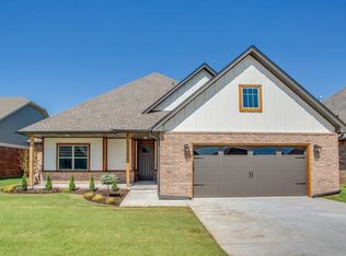 920 Stonebridge Village Dr, Enid, OK 73703