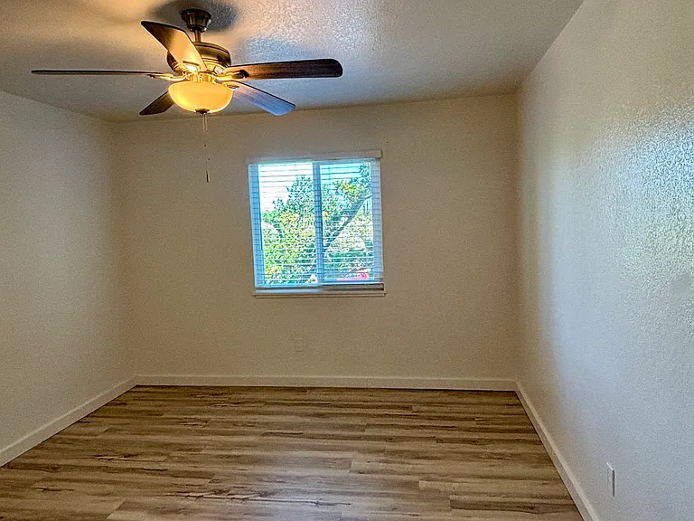 1629 Holly Dr #18 — Photo 9