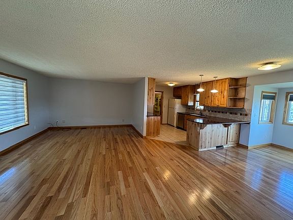 4th image of 1112 W Saratoga Ave