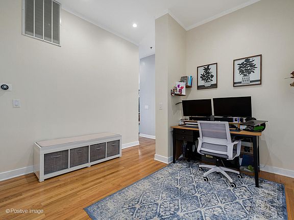 4th image of 1 S Leavitt St Unit 204