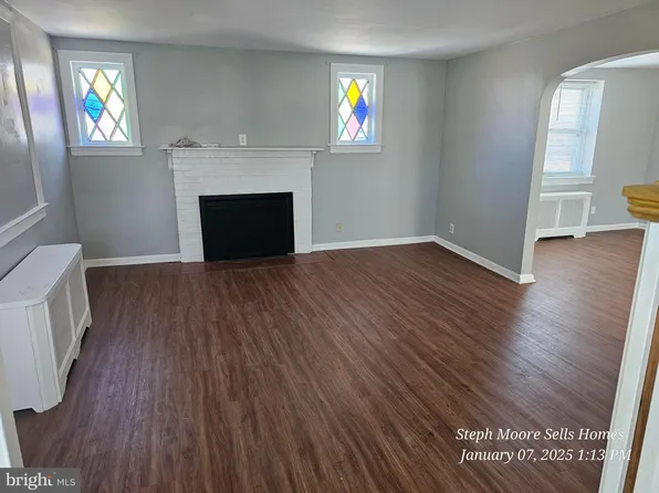1301 Hook Rd, Sharon Hill, PA 19079