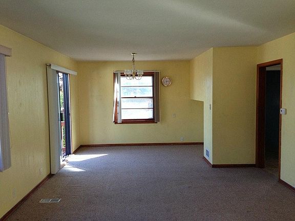 5th image of 128 S Summit Ave