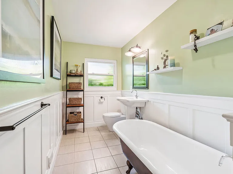 Guest Bathroom Downstairs