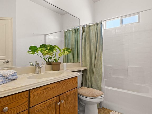 5th image of 1047 N 2190 W