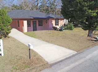21 E South St, Manning, SC 29102