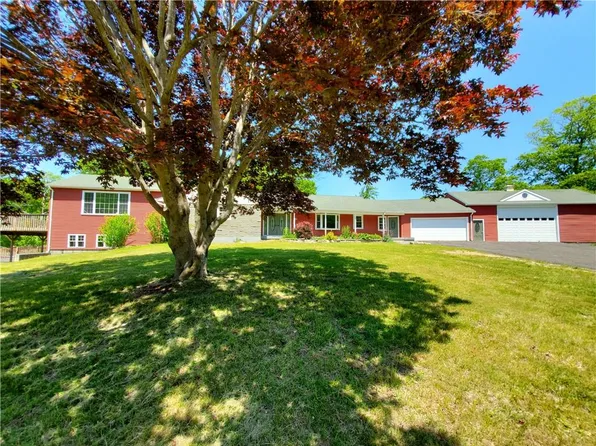 827 Margaret Henry Rd, Sterling, CT 06377