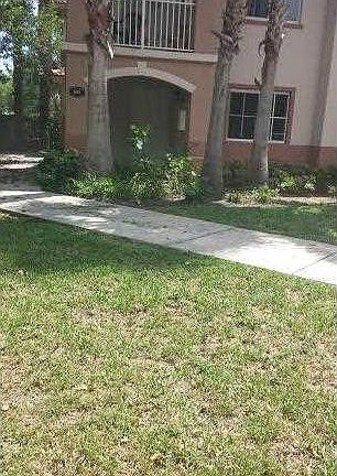 3rd image of 2701 SE 12th Pl Unit 101