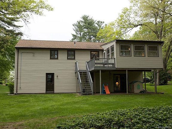 3rd image of 24 Pinegrove Dr