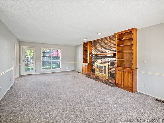 3rd image of 2916 W Berwick