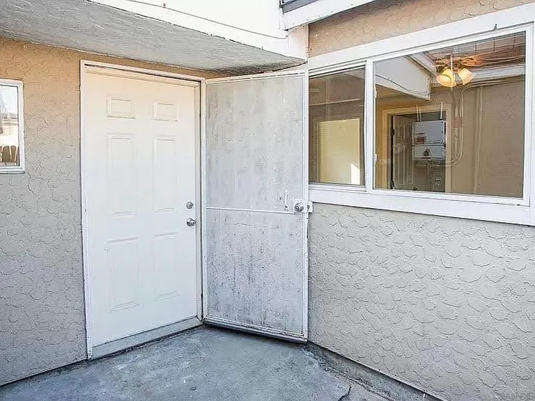 4188 Nordica Ave — Photo 10